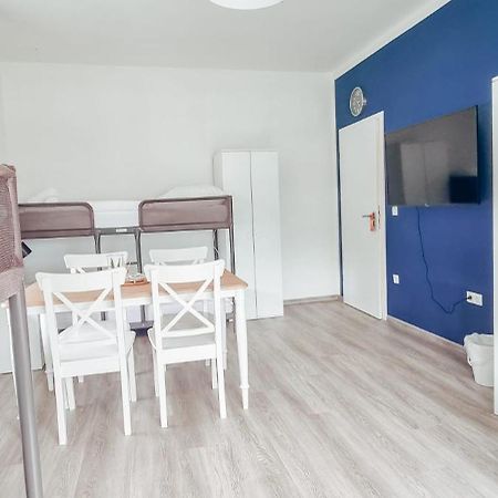 Sechsbettzimmer "Blau" In Zentraler Lage BRE Exteriör bild